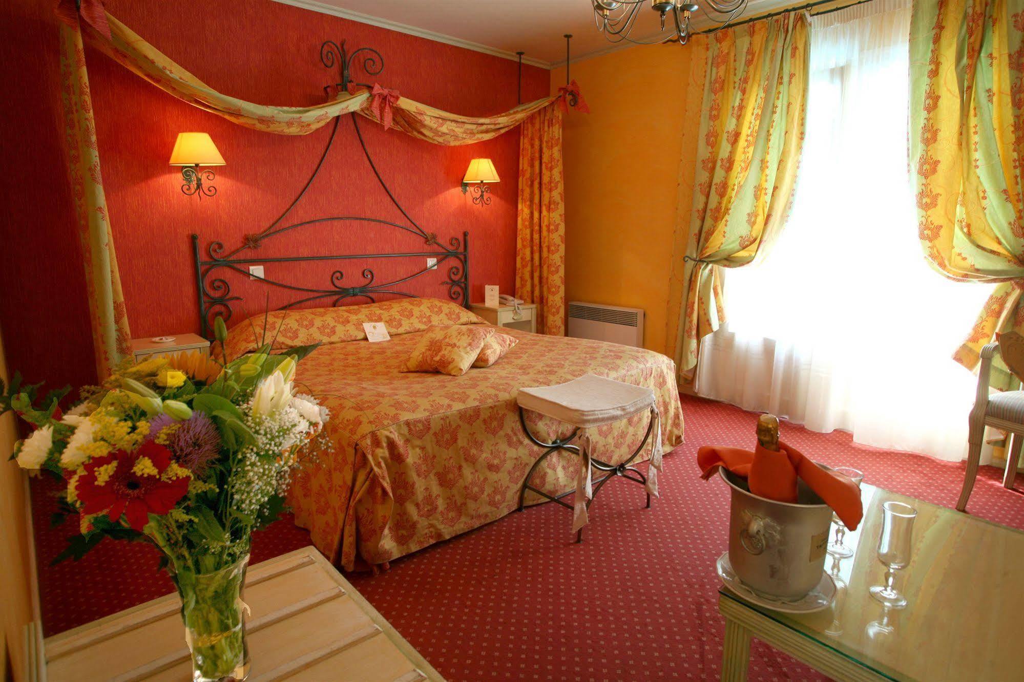 Hotel Mireille アルル エクステリア 写真