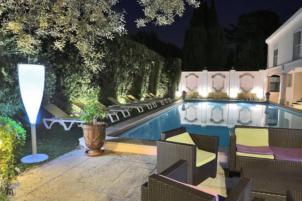 Hotel Mireille アルル エクステリア 写真